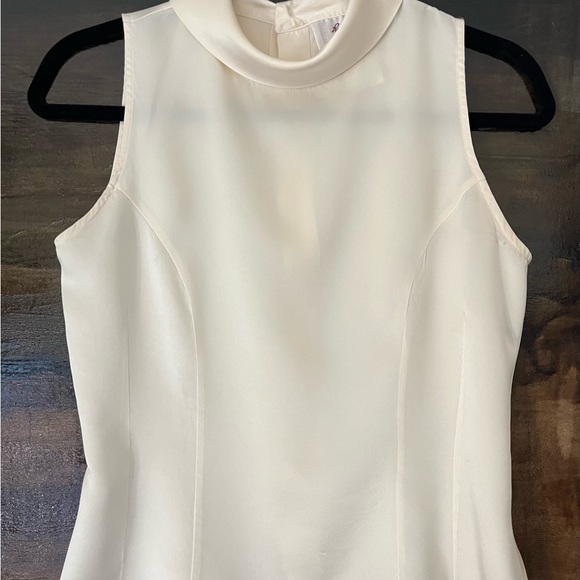 Silk 100% Sleeveless Pearl White Blouse - Picture 2 of 3